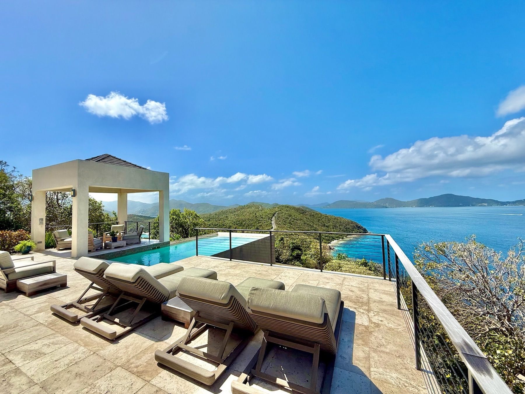Window To The Sea villa photo.